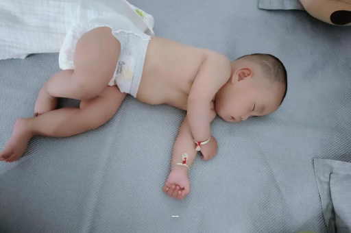 巴彦淖尔宝宝脸上有白色斑块 巴彦淖尔宝宝脸上有白色斑块